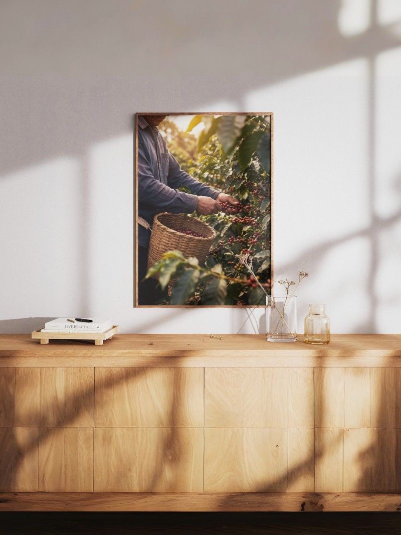 Tranh Người Hái Cà Phê Hiện Đại mockup