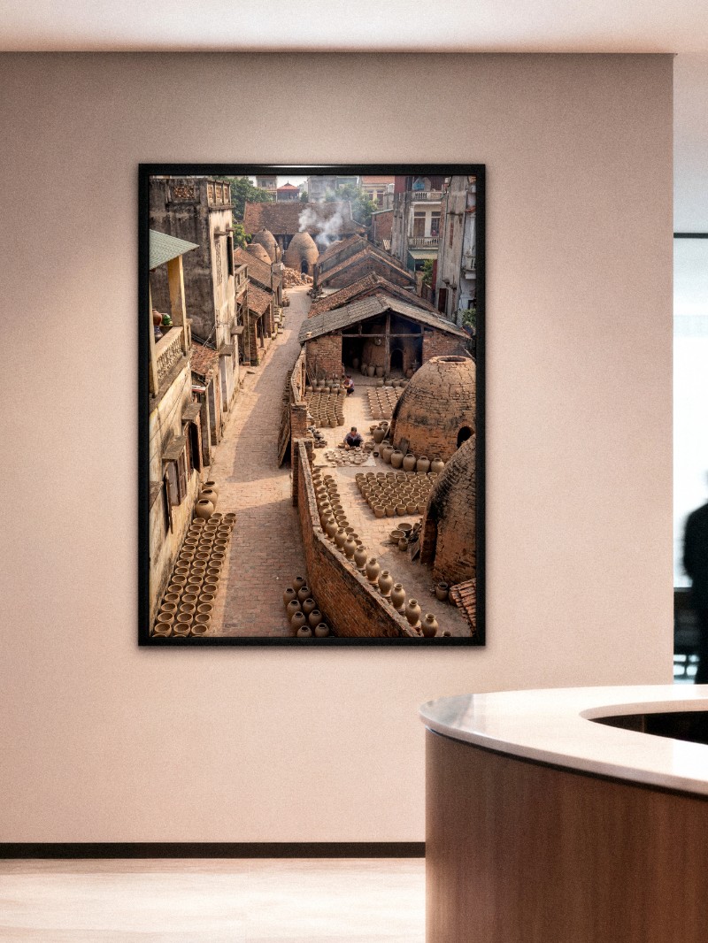 Tranh Làng Gốm Bát Tràng Chân Thực - Nghệ Thuật Gốm Sứ Truyền Thống mockup